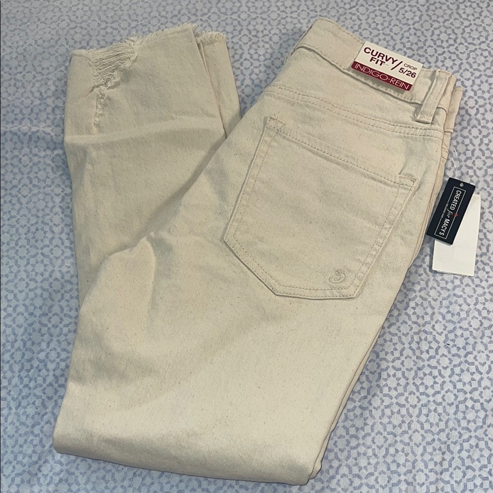 Indigo Rein Women's Cream Curvy Fit Jeans